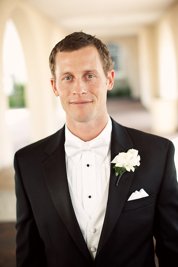 portrait of groom - photo by Houston based wedding photographer Adam Nyholt